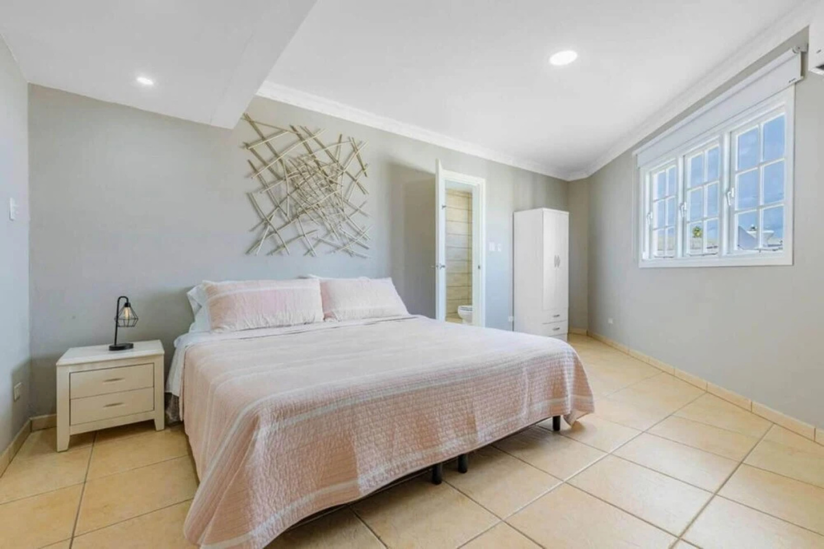 Remodeled 6BR - Privatepool Gameroom Close2beach