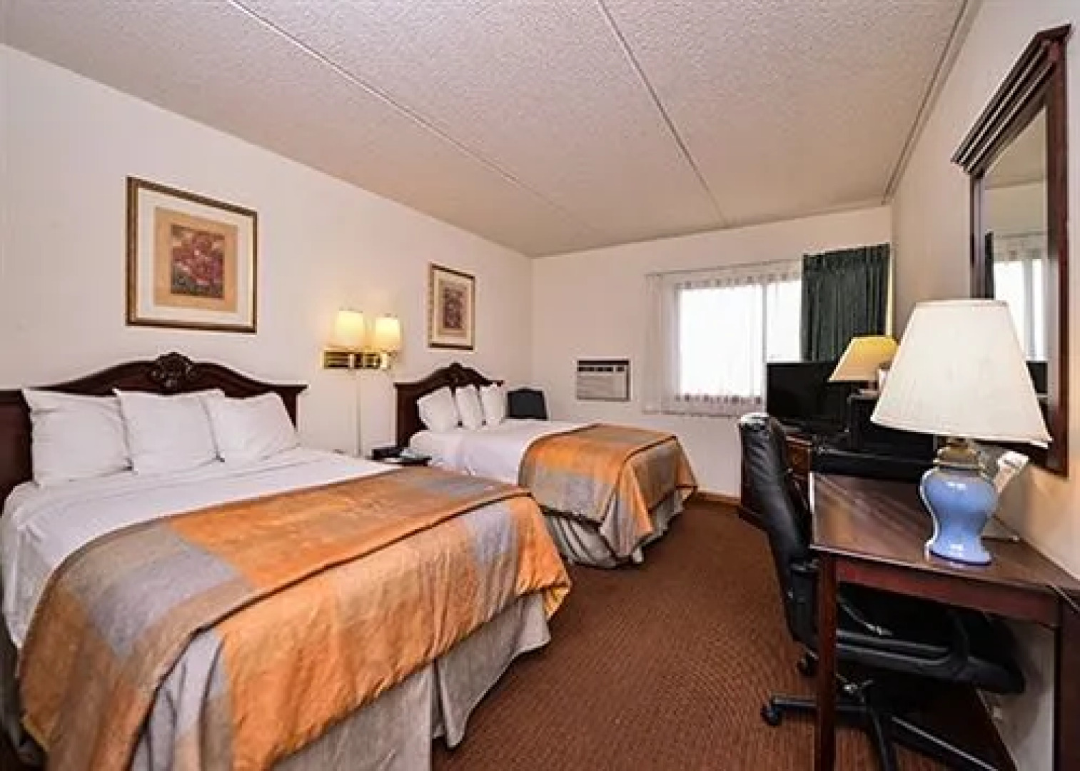 Quality Inn and Suites Beaver Dam