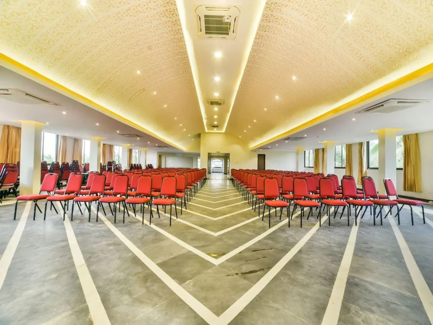 OYO 16096 Flagship Purushottam Hotel Mapusa