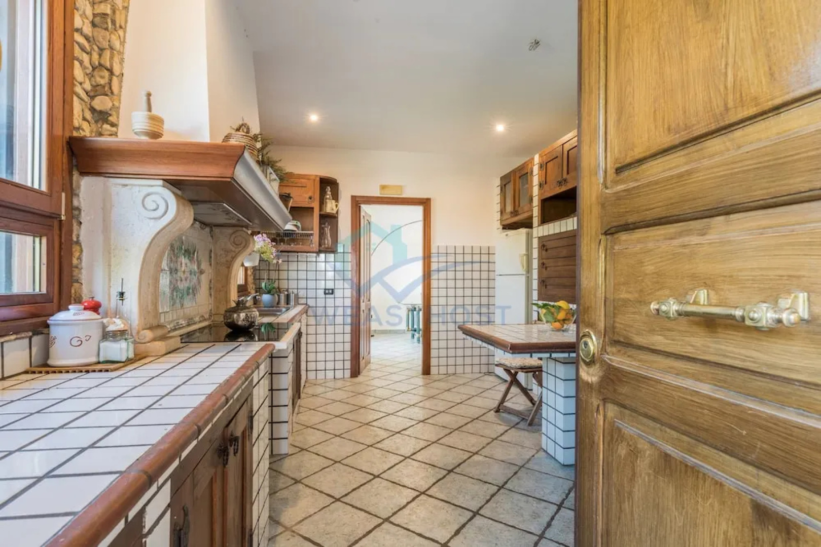 New Refined Villa Rayskaya In Monte Compatri