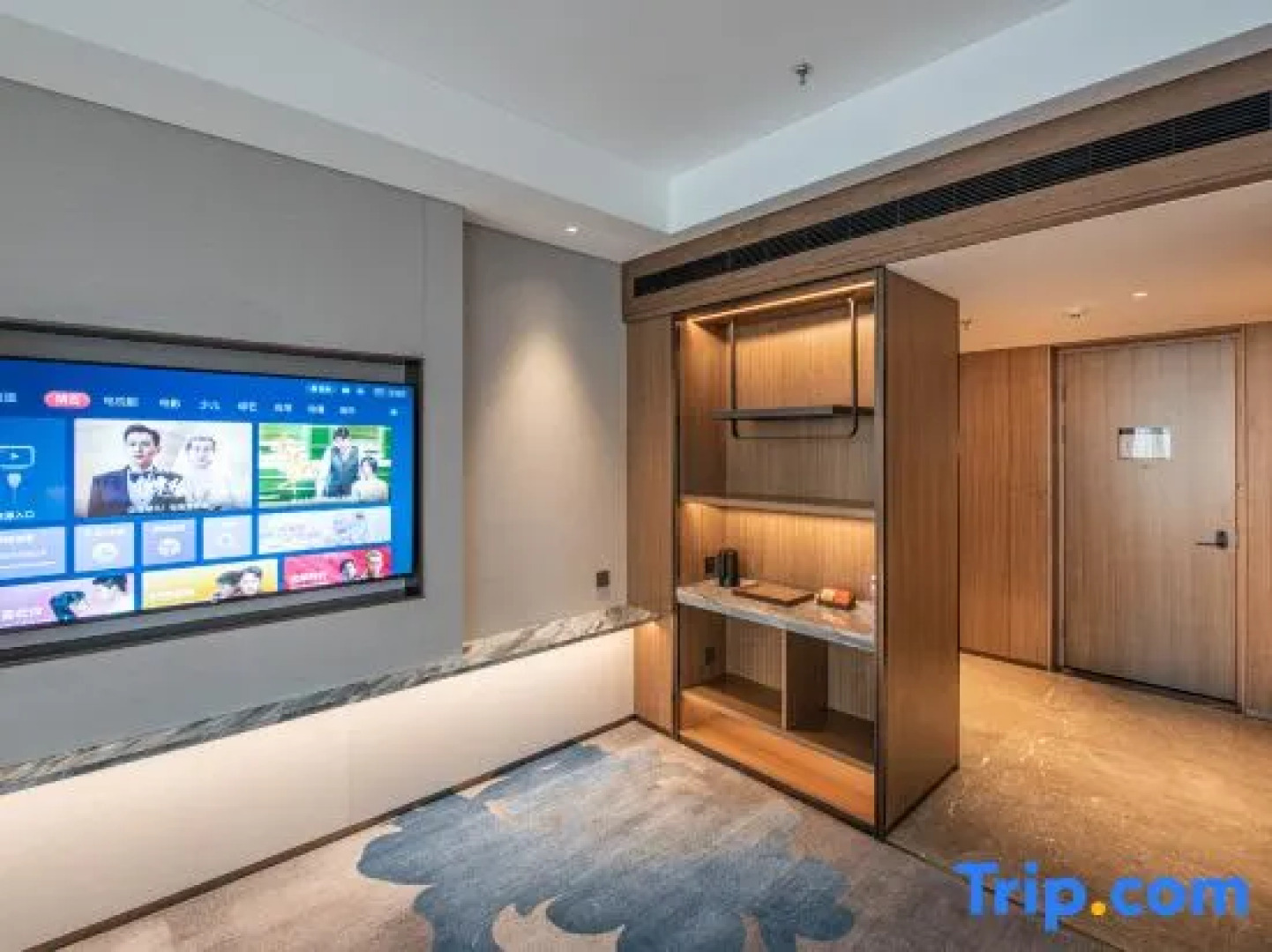 Qunhao Hotel (Guigang Sports Center Store)