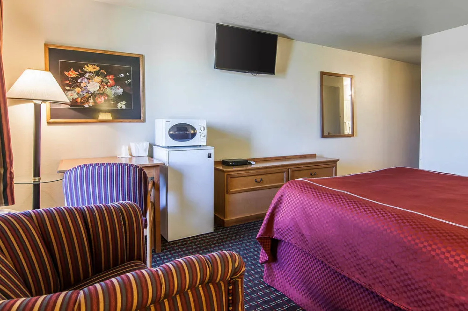 Rodeway Inn & Suites