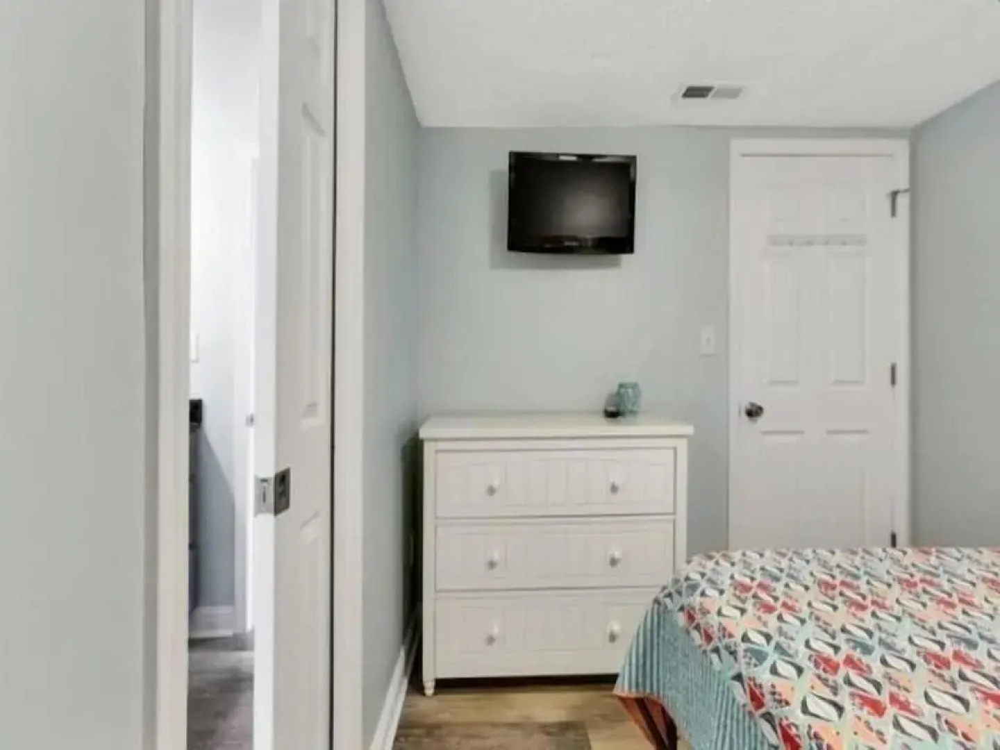 Sea Fever - Newly Renovated Oceanfront Second Floor Condo! Sunrises And Sweeping Views! 2 Bedroom Condo by Redawning