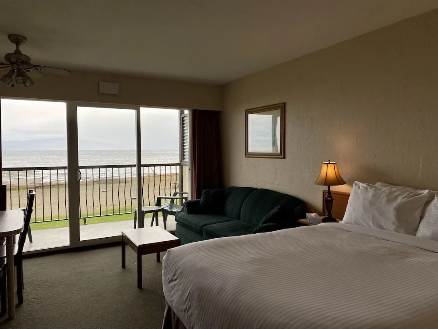 Sea Edge Beachside Hotel