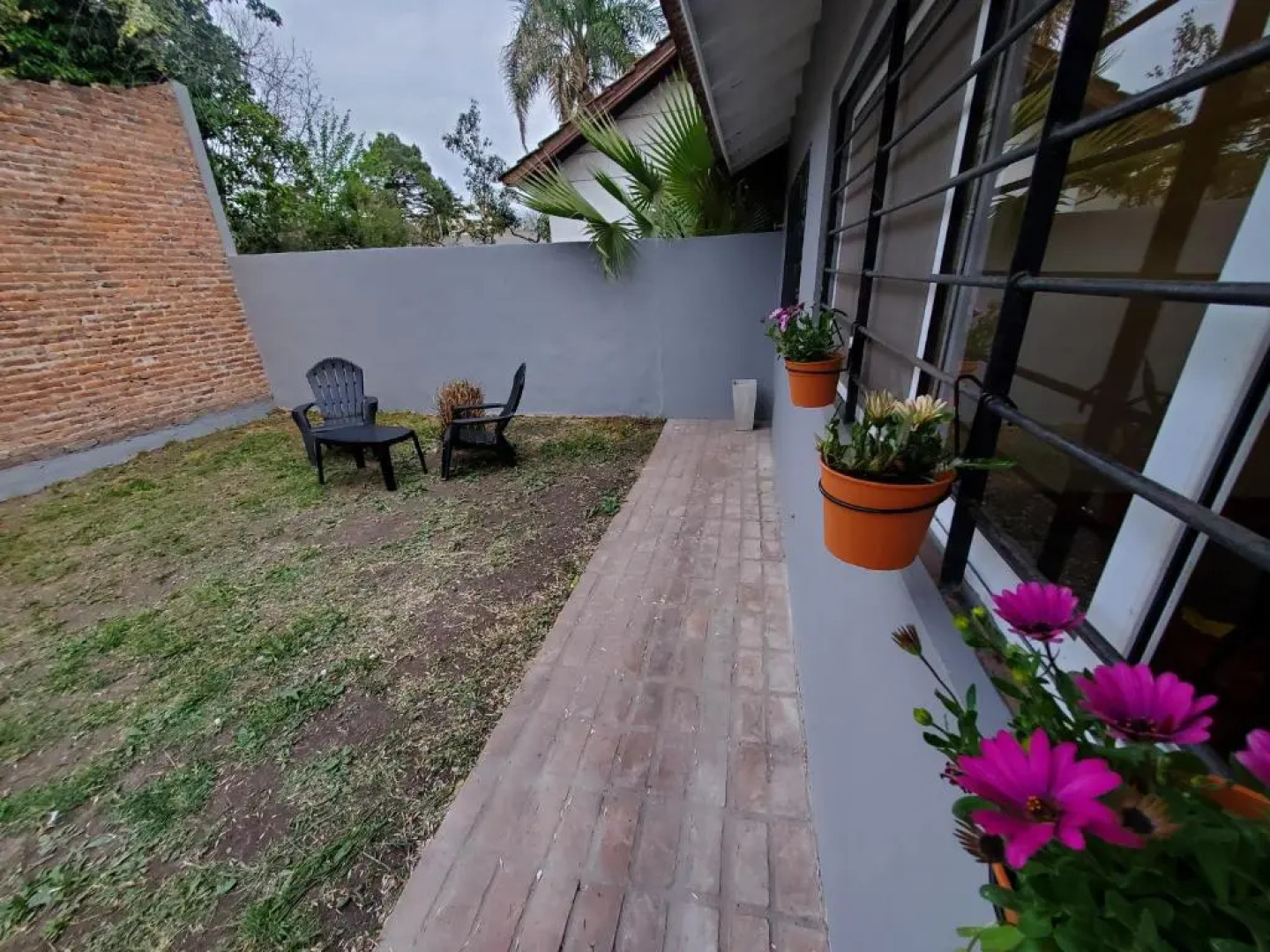 Casa con Jardín - Hermoso barrio - Centro MG- Aerop 15 min