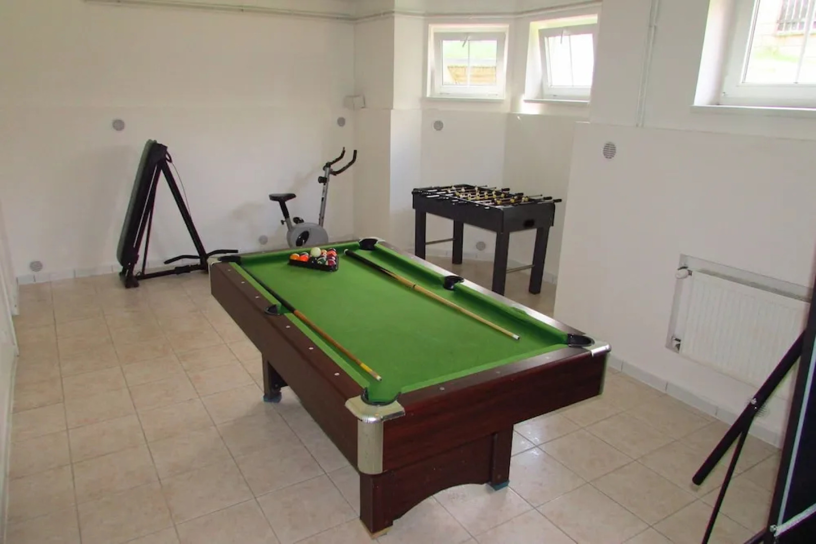 Villa with pool and sauna at Prague