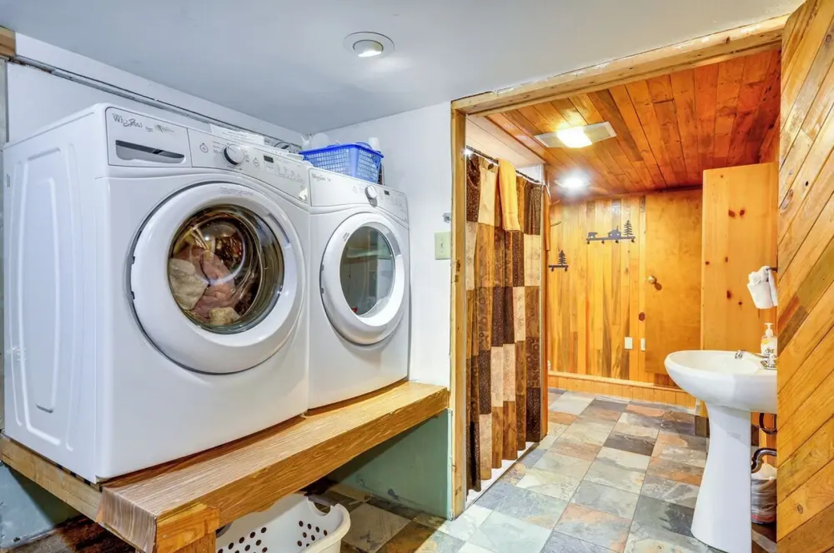 Forested 'minikahda Lodge' w/ Hot Tub Near Mt Hood