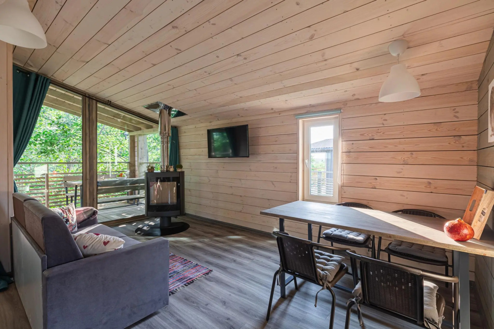 Мишка на прудах