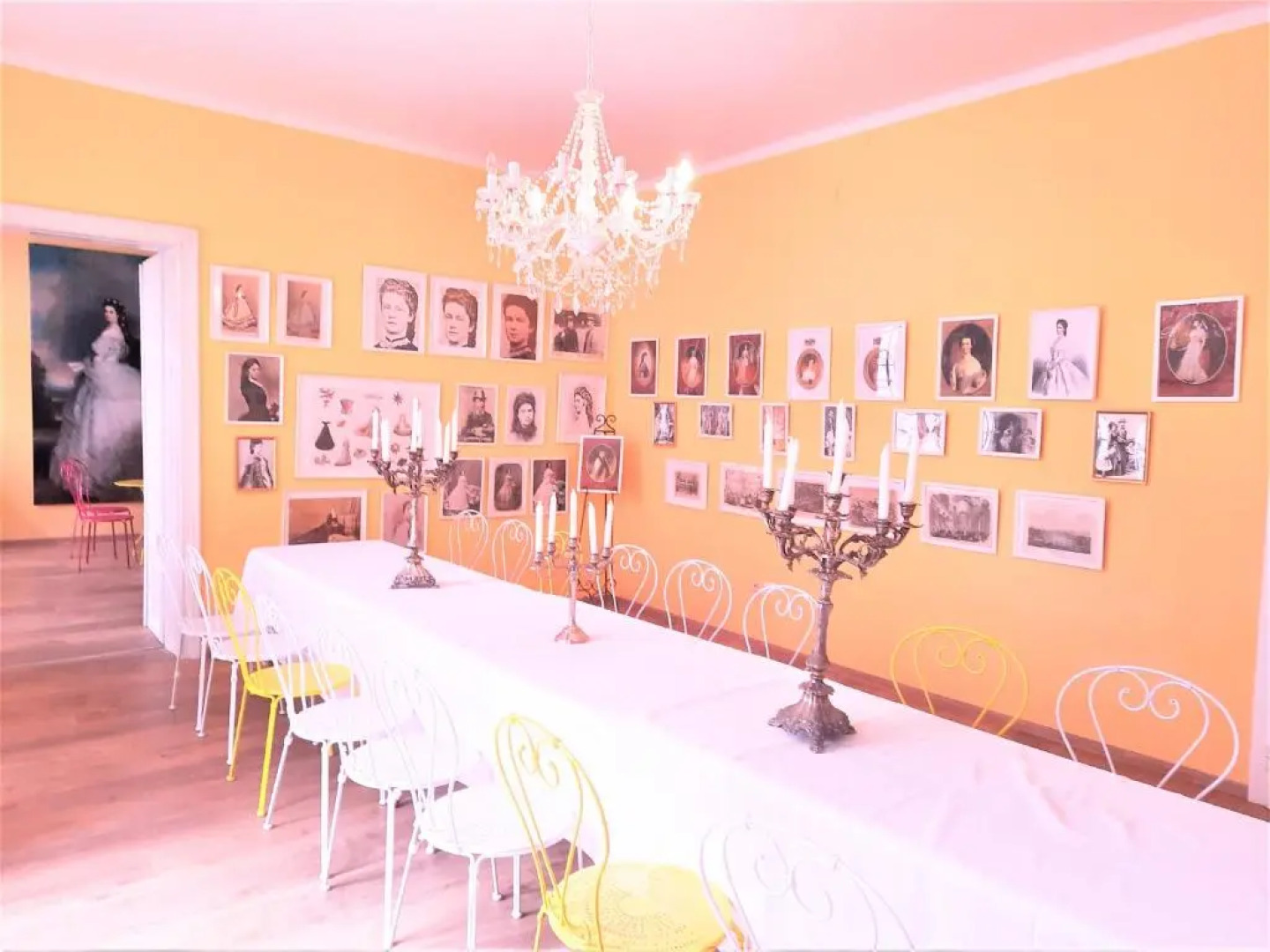 Sisi-Schloss Rudolfsvilla - Sechser - 24 Gäste