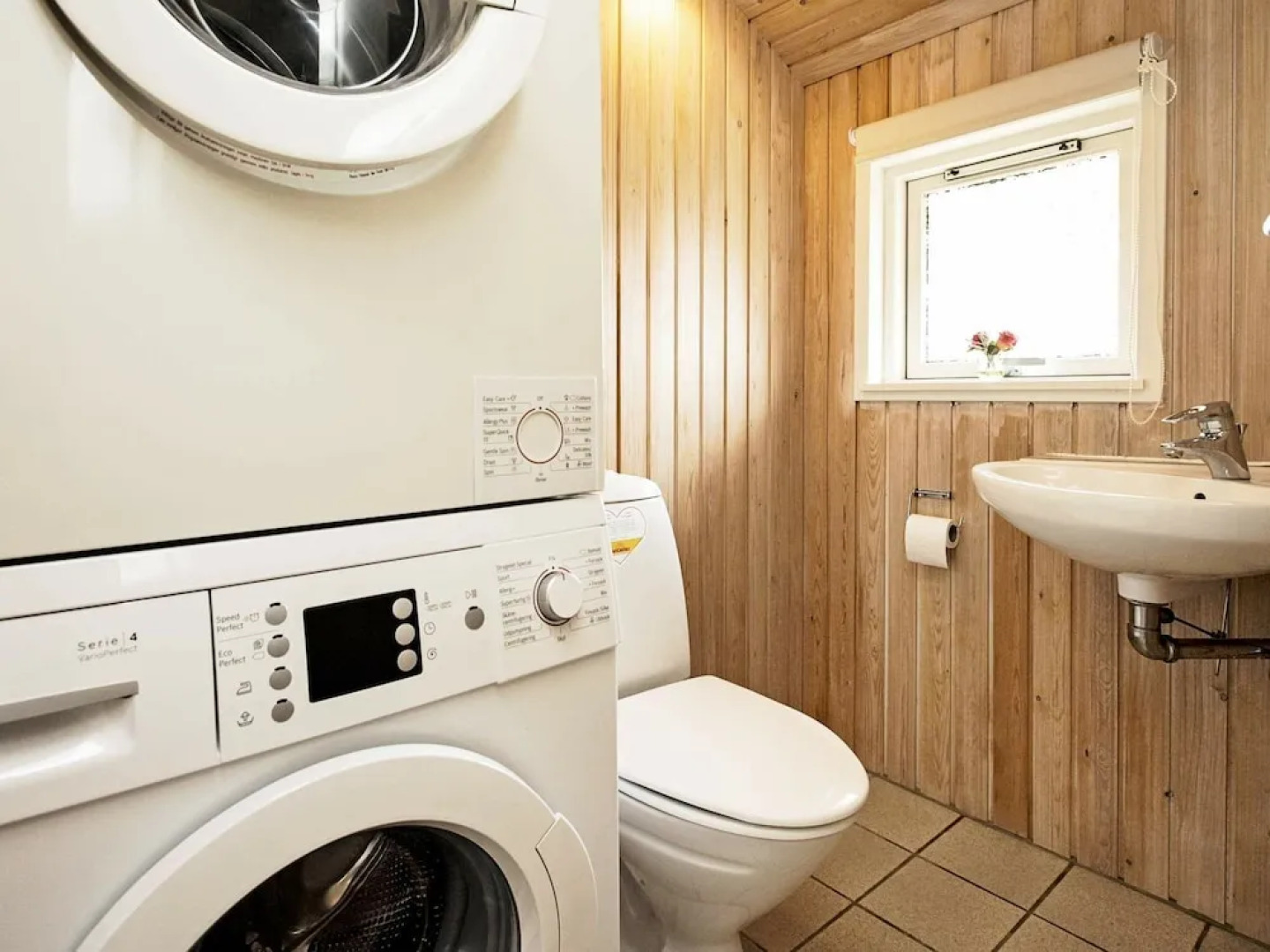 Modern Holiday Home in Millinge Near Sea