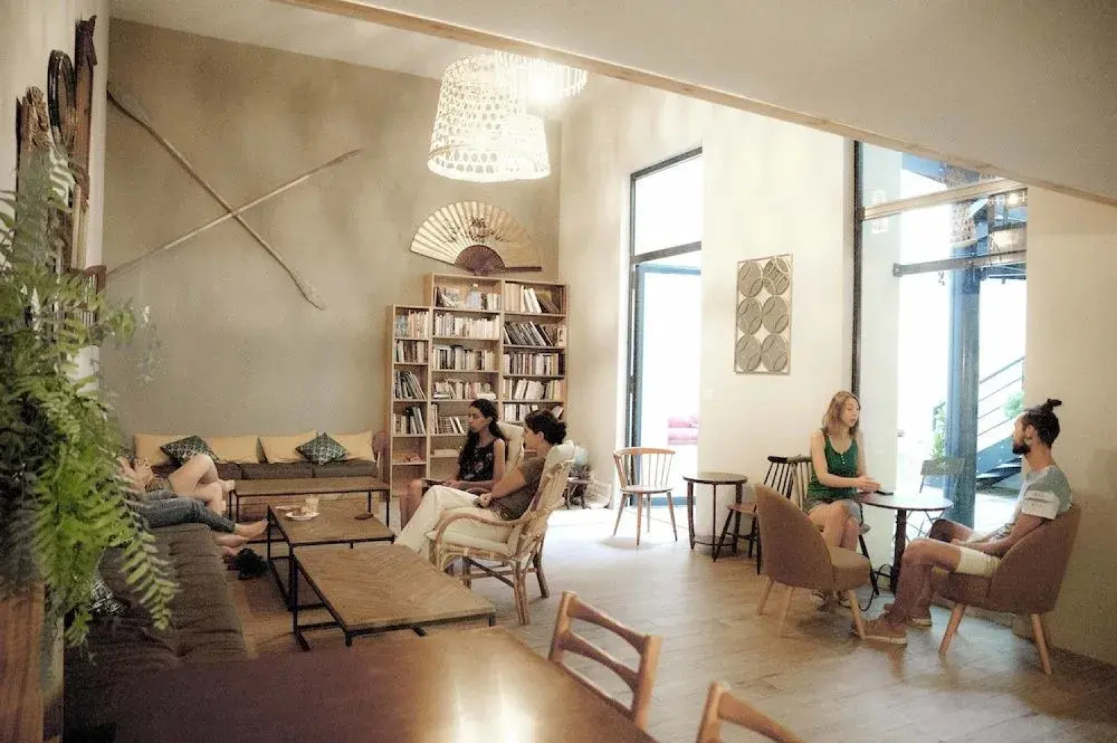 Georges Hostel & Café