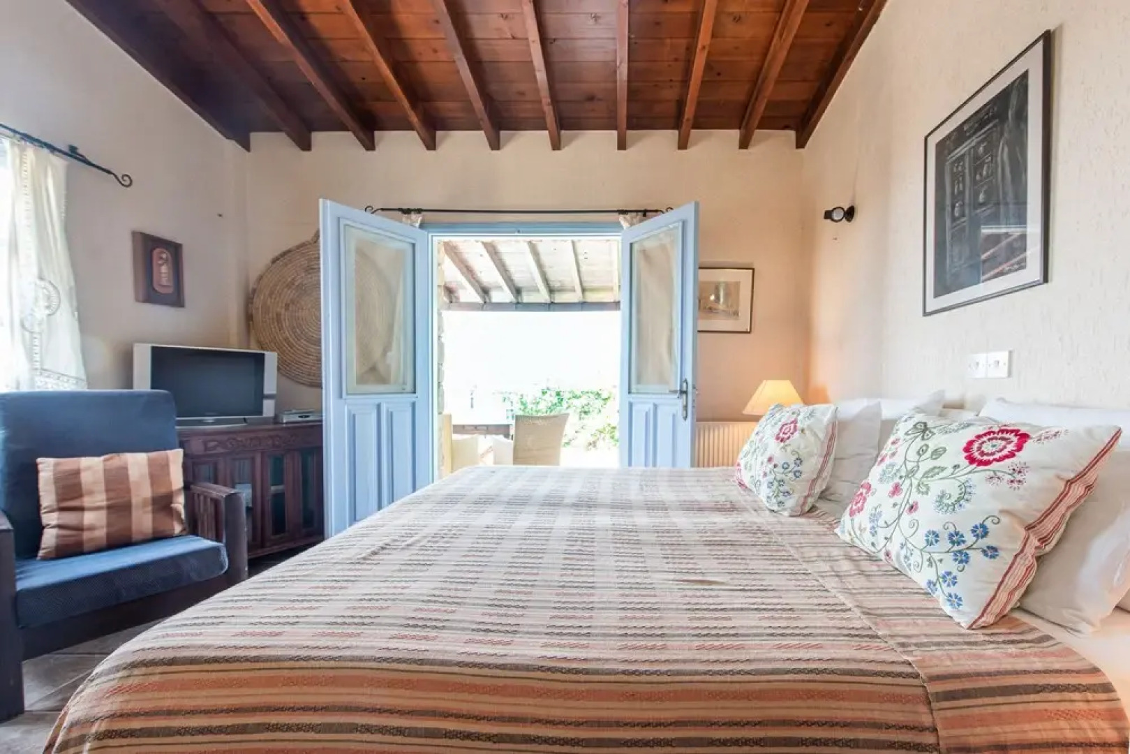 Adamos 1 br Hotel Apartments