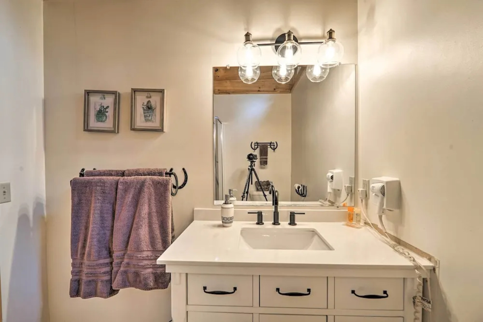 Cozy Retreat w/ Porch & Double JJ Resort Access!