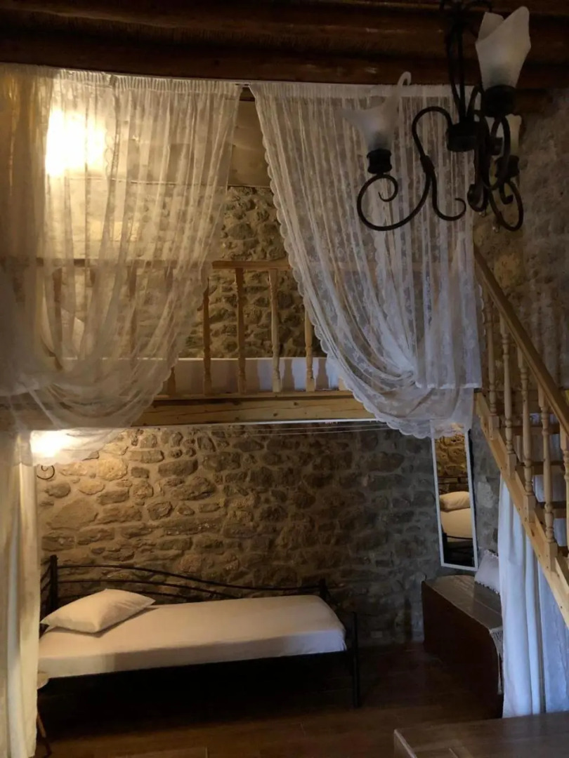 M&M STONE-Village House-Family-Vintage