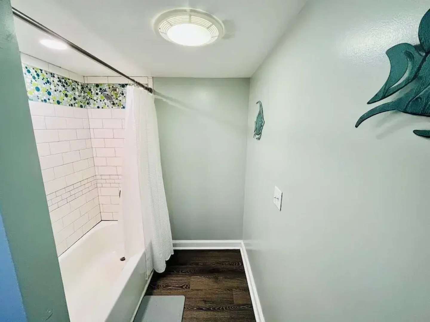 Central Avenue 33476