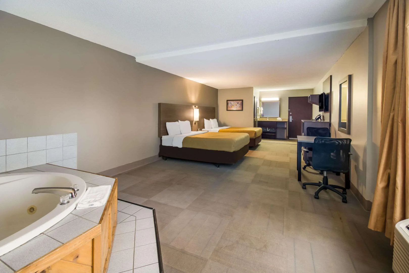 Econo Lodge Duluth near Miller Hill Mall
