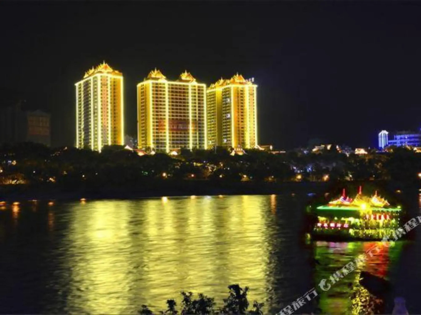 Sawadika Fengqing Hotel