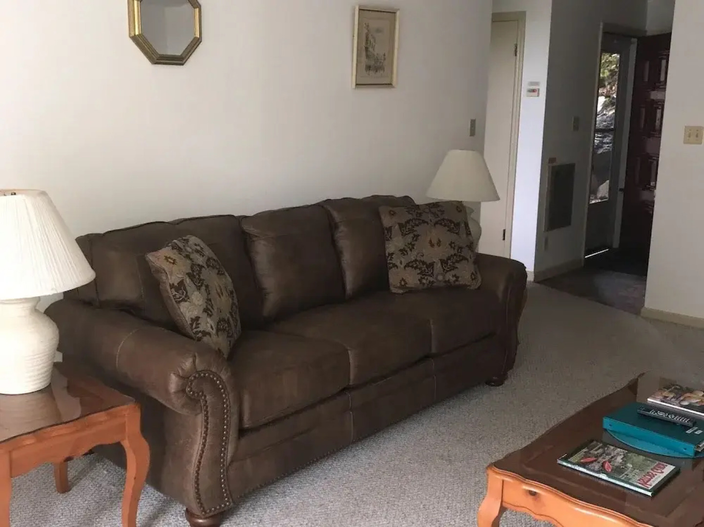 Cozt Downstairs Skyleaf D1 Condo by RedAwning