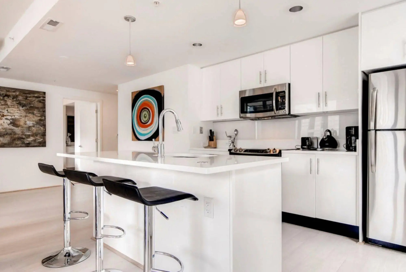 Global Luxury Suites at Chinatown