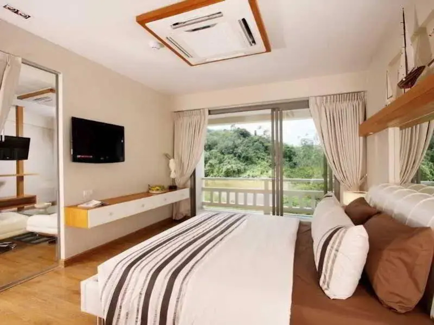 The Green Golf Residence Condominium