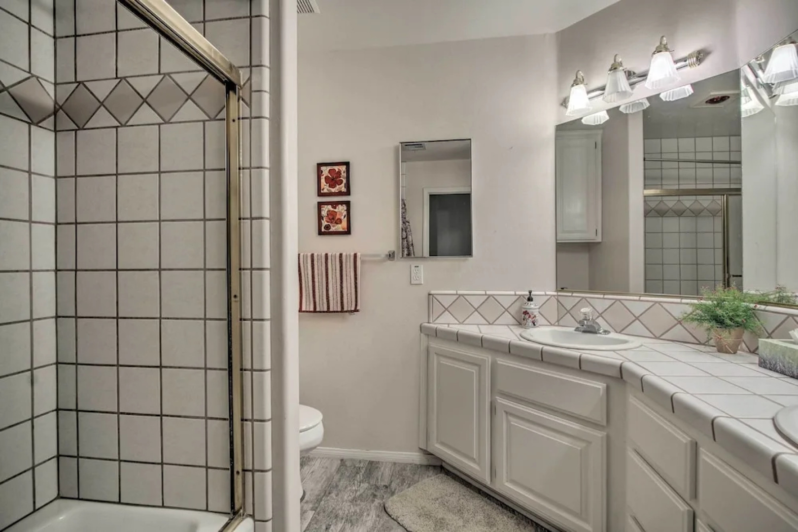 Welcoming Tehachapi Home w/ Deck & Grill!