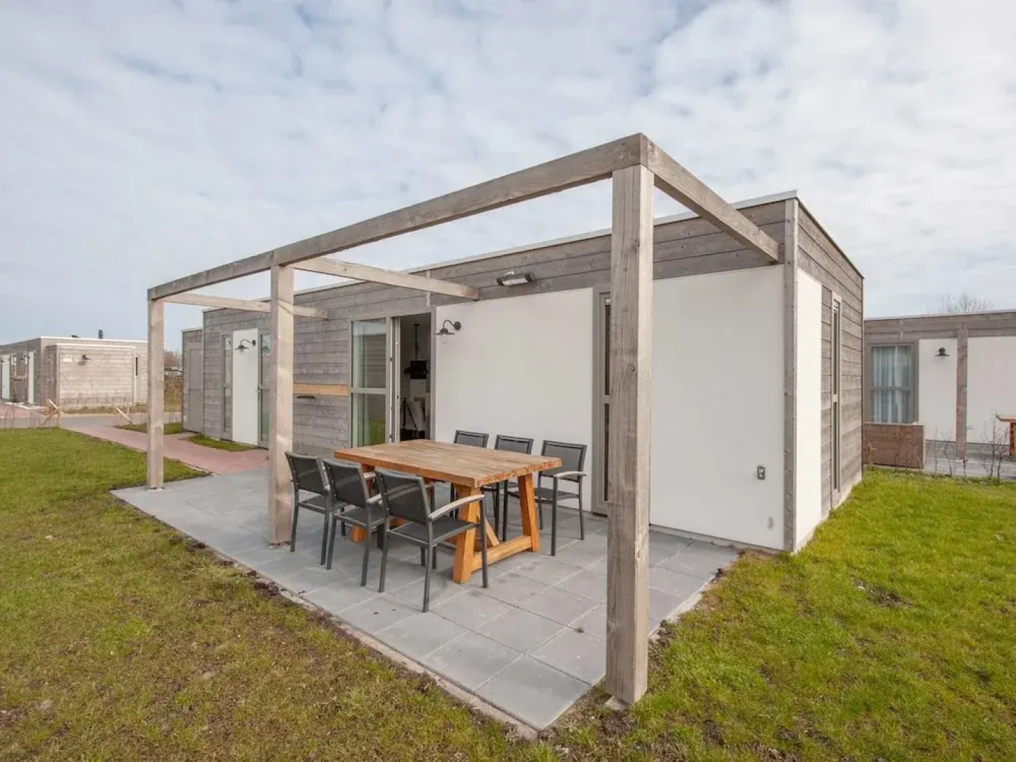 Lodge in Nieuwvliet Bad Near the Beach