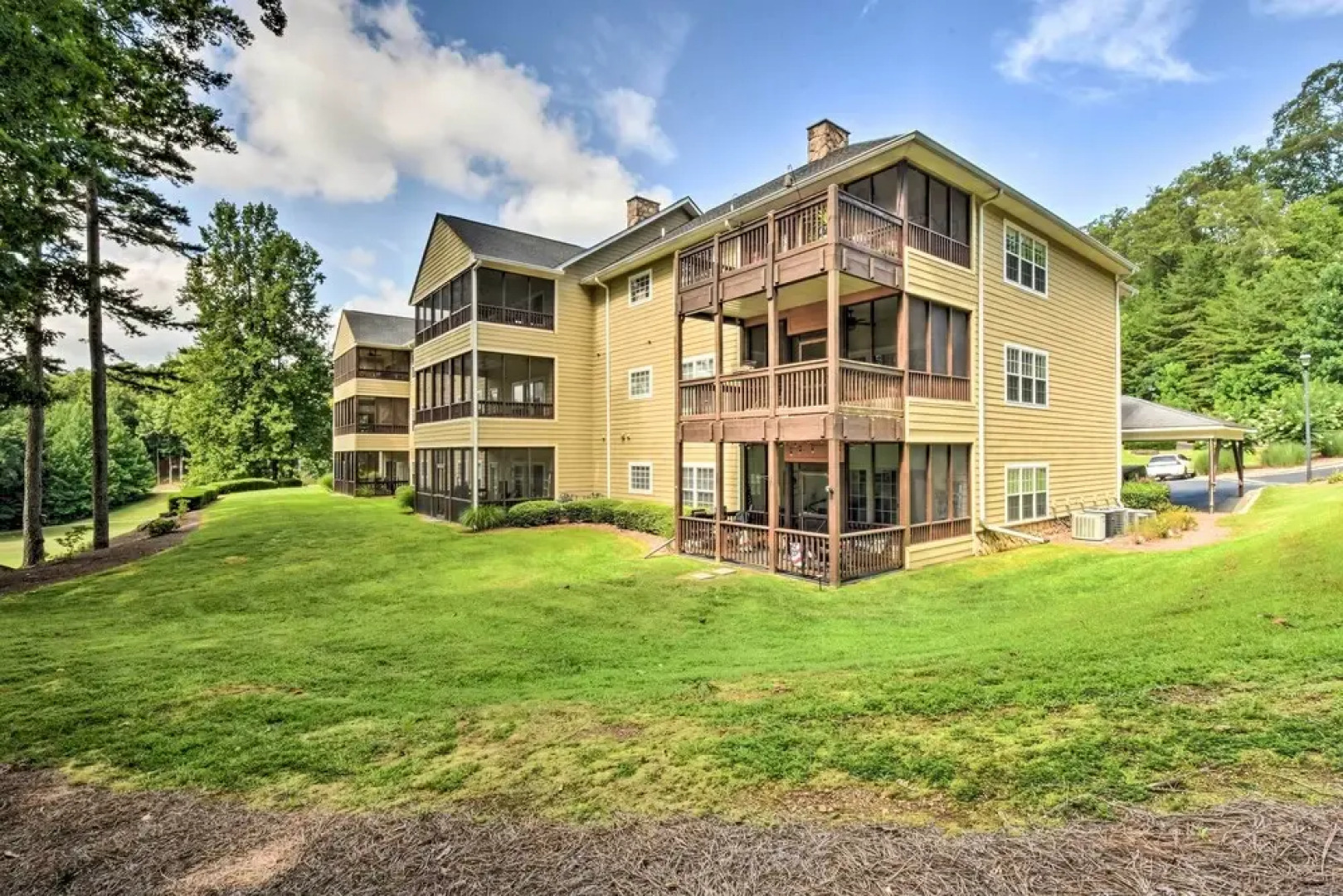 Sunny Clayton Condo on Kingwood Golf Course!