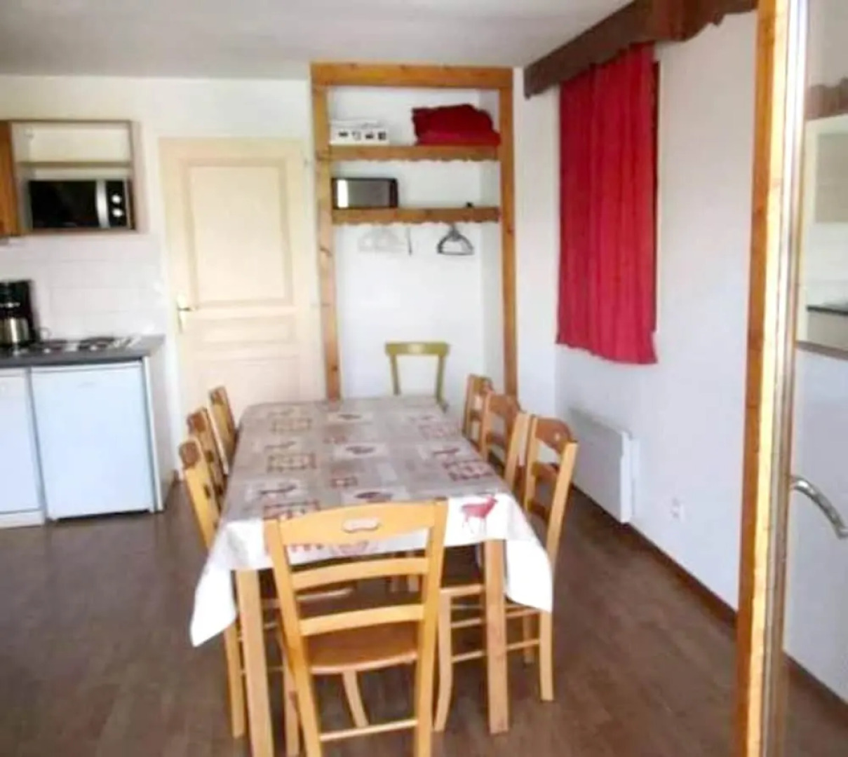 Chalet With 3 Bedrooms in Le Dévoluy, With Wonderful Mountain View, Pool Access, Furnished Garden - 3 km From the Slopes