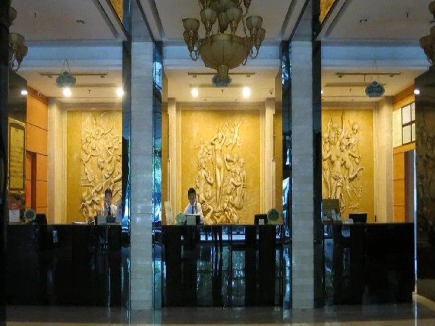 Vienna Hotel Xiangyang Railway Station