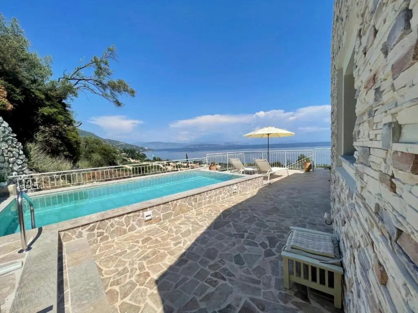 Villa Alemar House with Private pool and Spectacular sea views just 150m to the beach