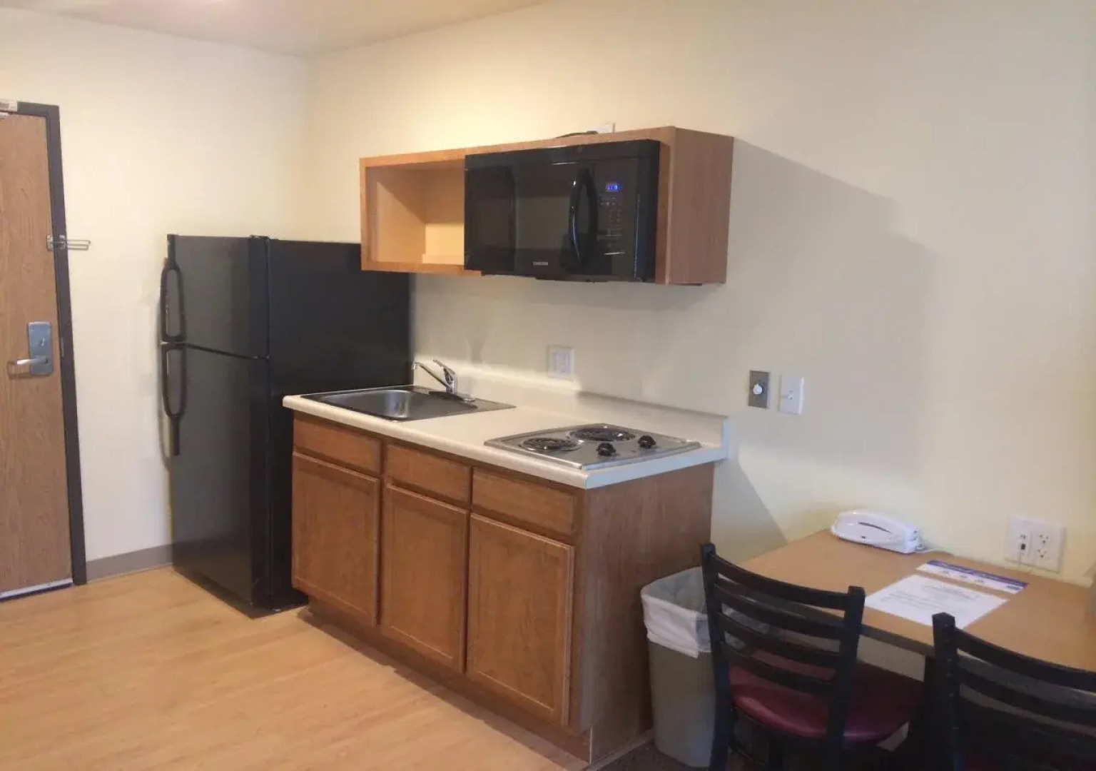 Amelia Extended Stay & Hotel