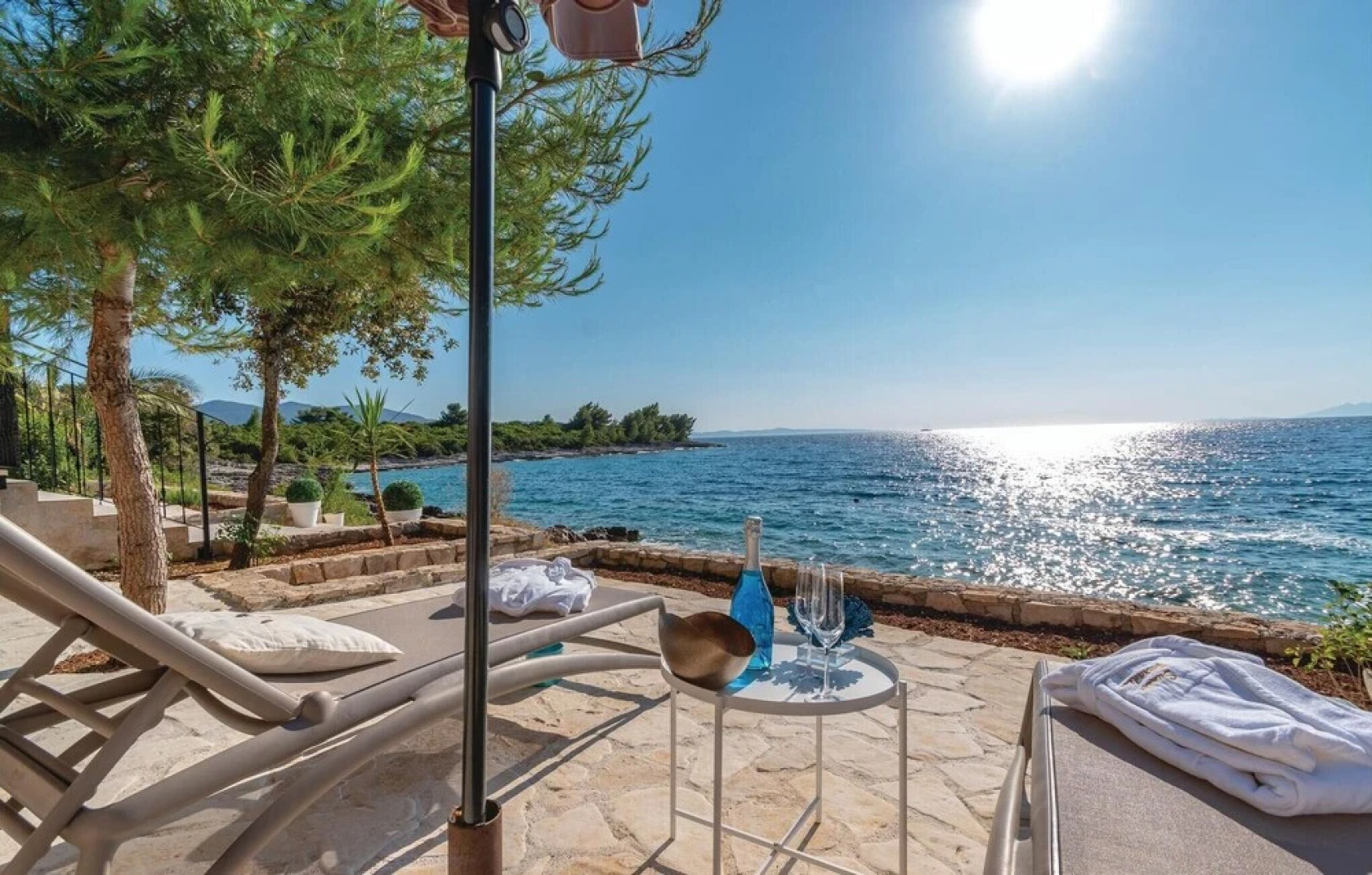 Awesome Home in Loviste With 2 Bedrooms, Wifi and Heated Swimming Pool