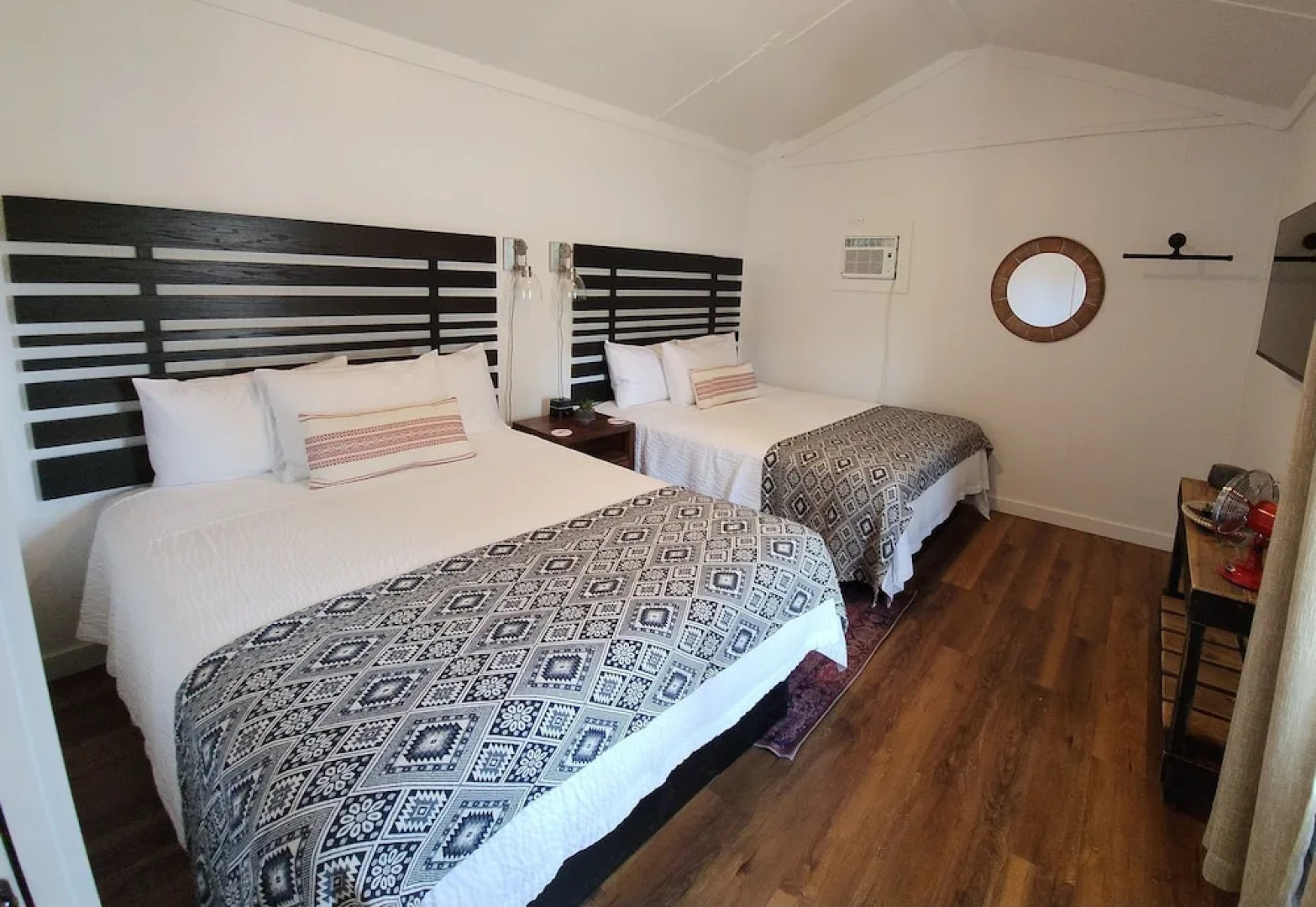 The Lakehouse Inn at Sledd Creek