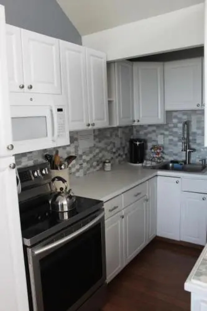 Dungeness Barn House Bed & Breakfast