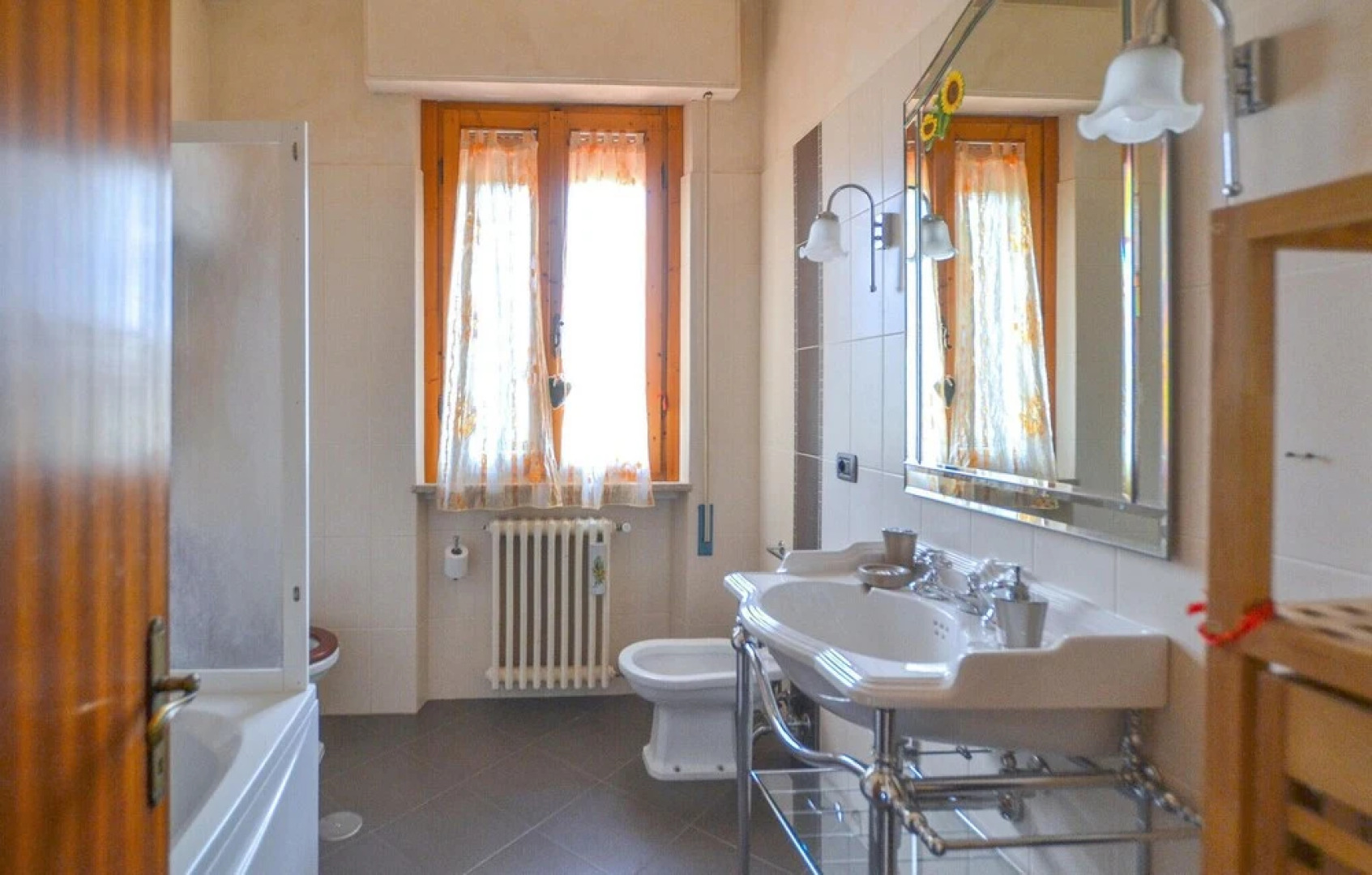 Stunning Apartment in Monte San Savino With 3 Bedrooms, Wifi and Outdoor Swimming Pool