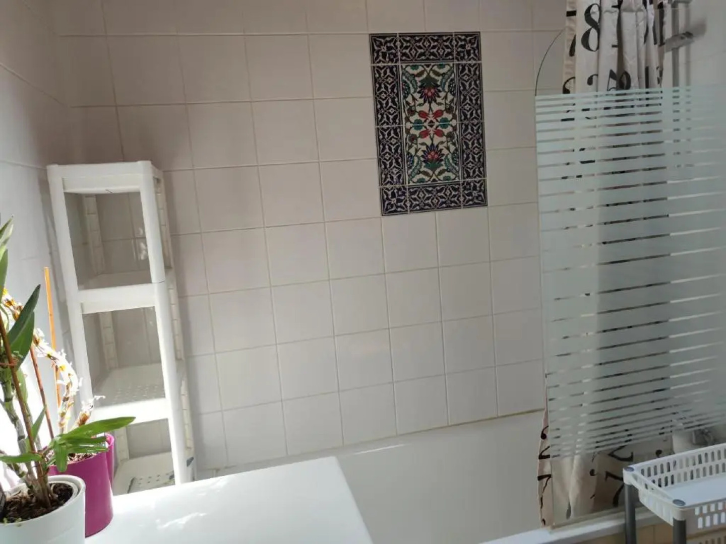 Agréable maison de ville climatisée avec billard, babyfoot, PS4, terrasse privée