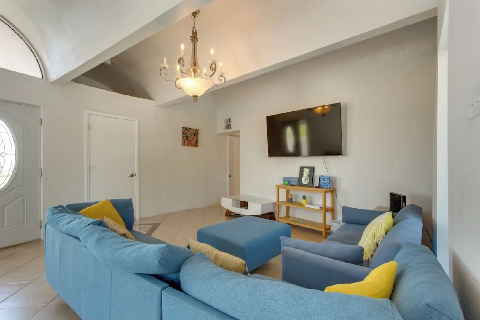 Walk to Beach: Unique Family Gem in Pass Christian