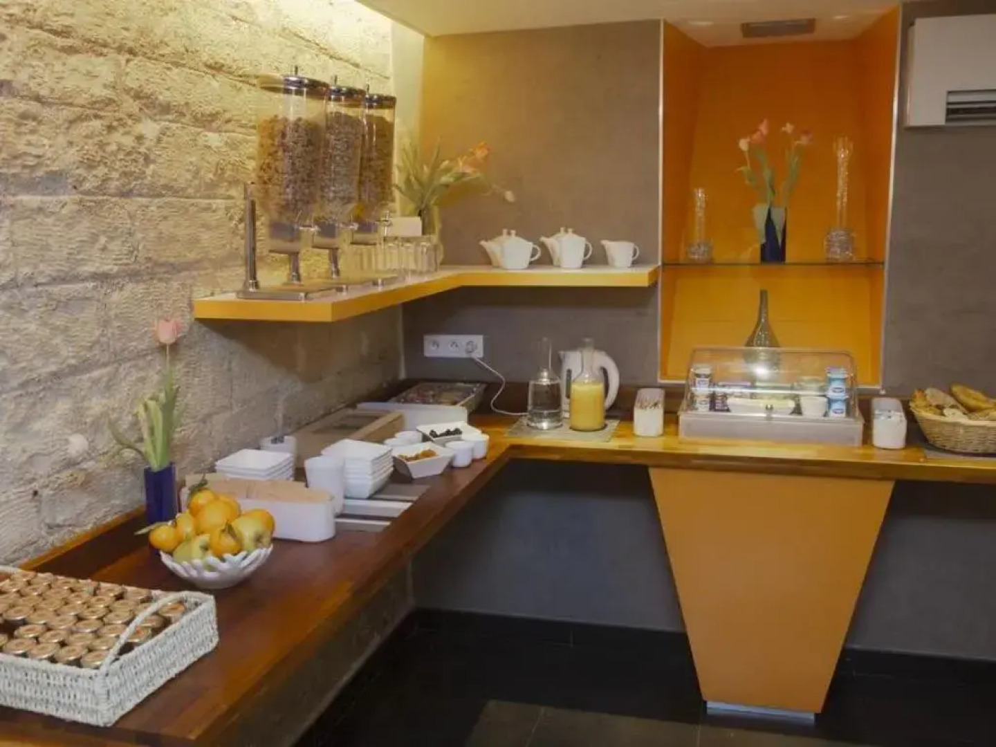 Hotel Lumières Montmartre Paris