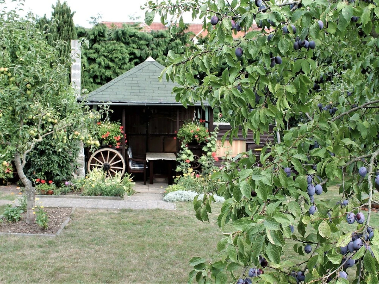 Luxurious Apartment in Proseken with parking and barbecue