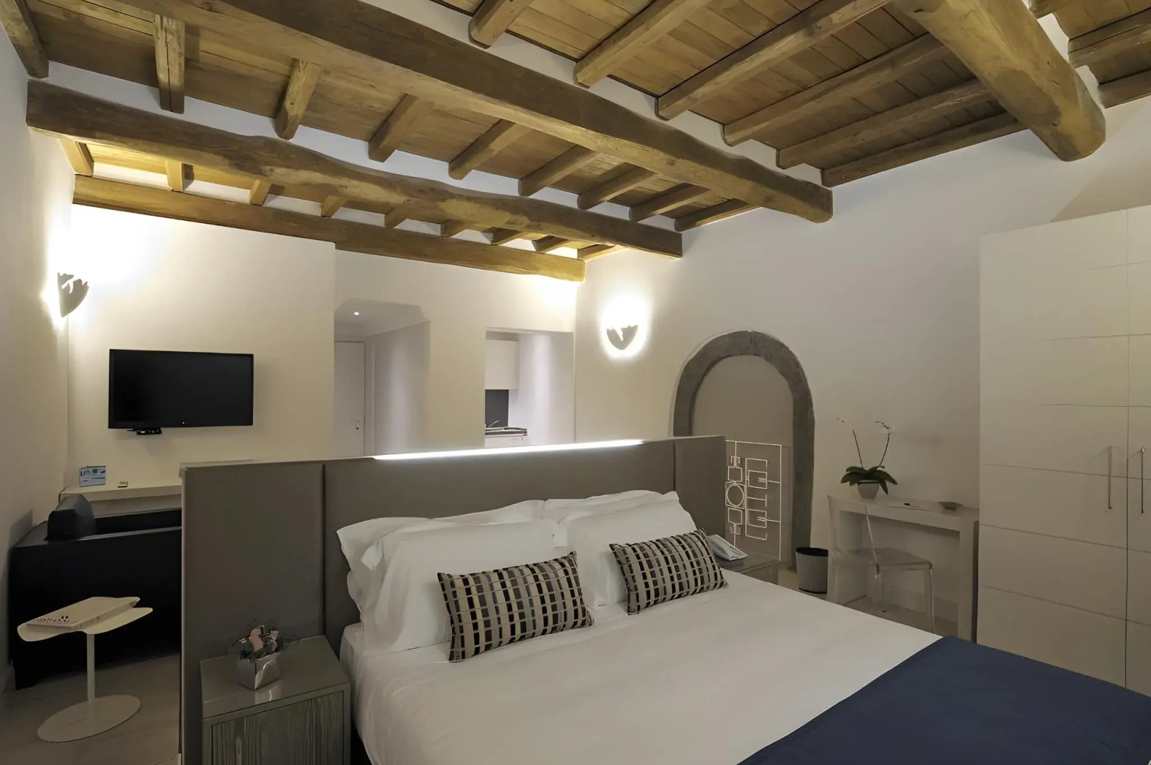 Trevi Palace Luxury Inn