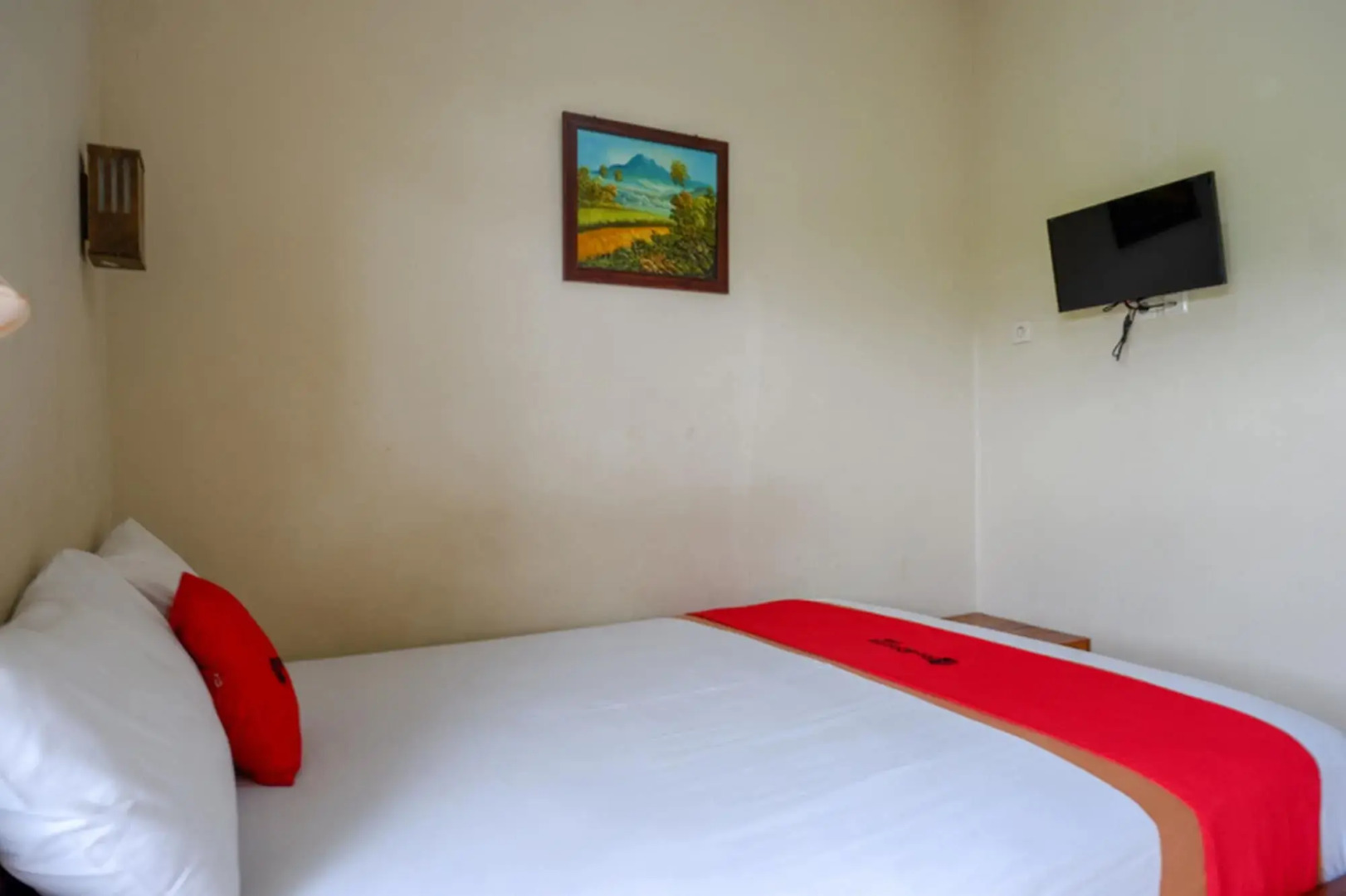 RedDoorz @ Jalan Parangtritis