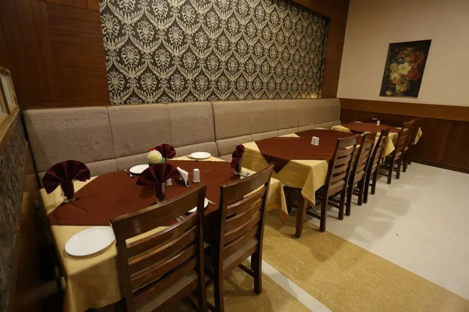 Hotel Paras Inn by Treebo Hotels