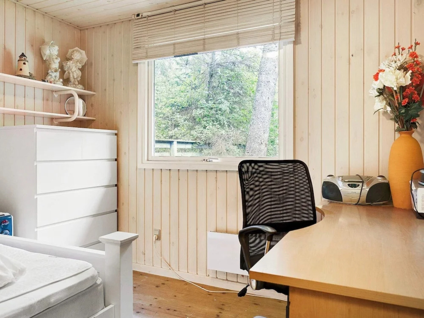 Garden View Holiday Home in Frederikshavn near Sea