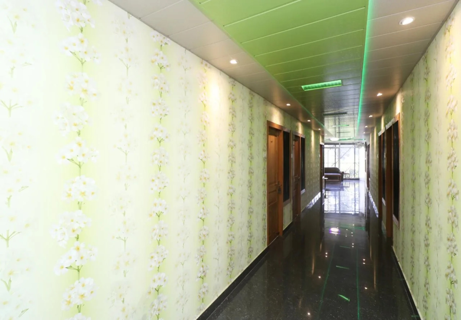 Mv Hotel By OYO Rooms