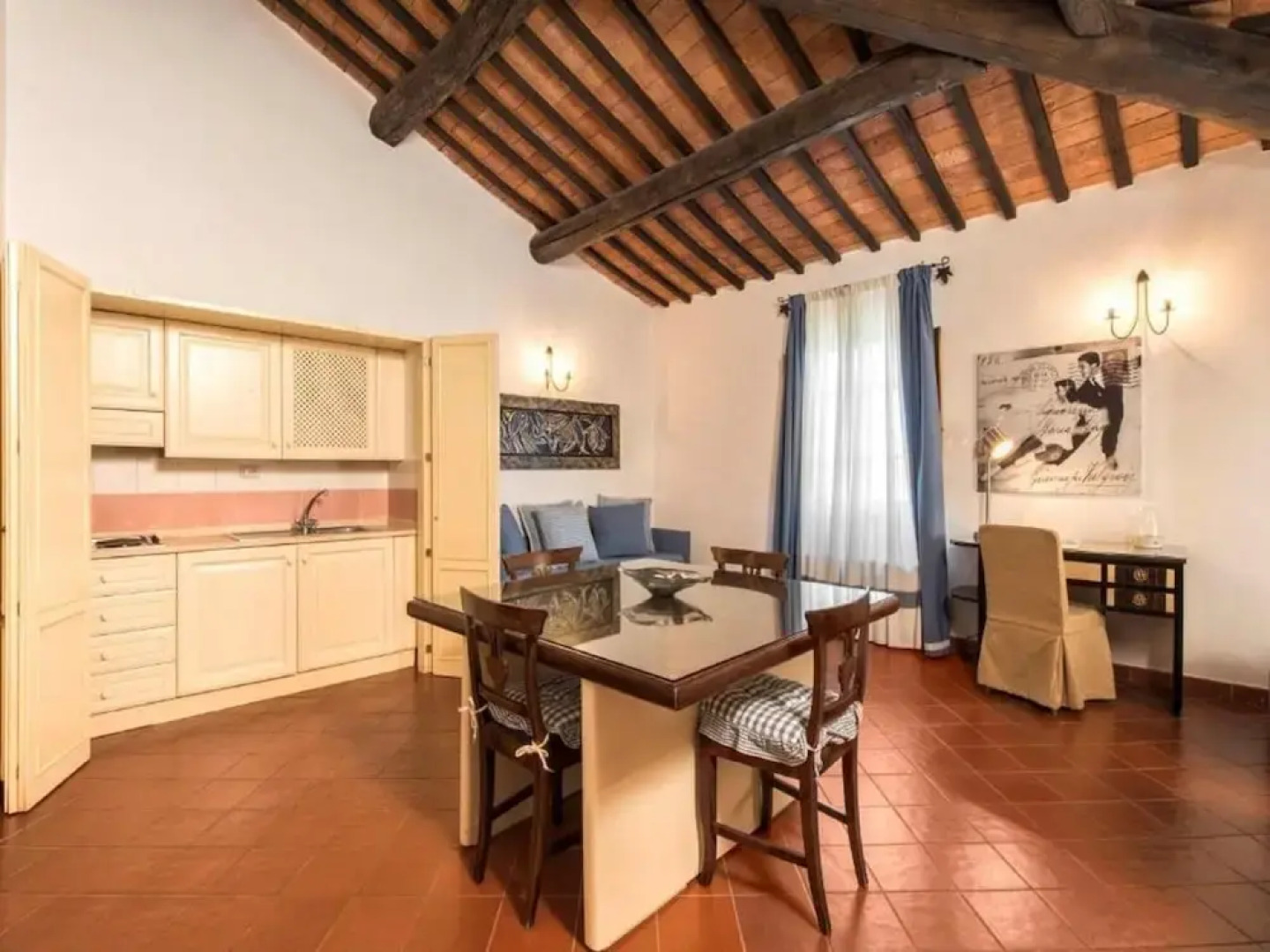 Vintage Mansion in Montepulciano With Pool