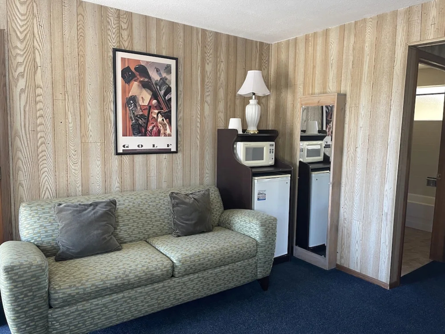 Saddle & Surrey Motel
