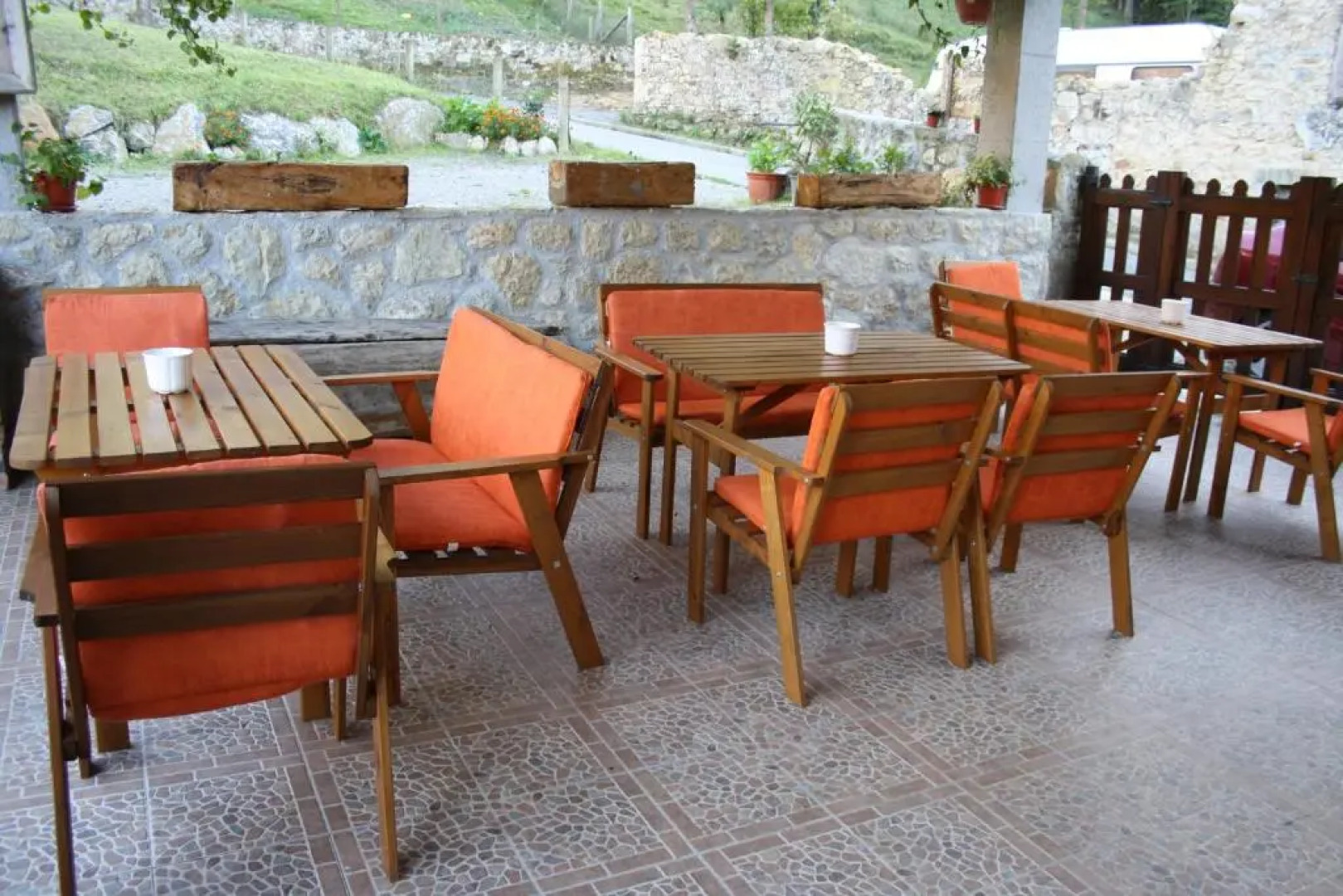 Apartamentos Rurales La Caviana