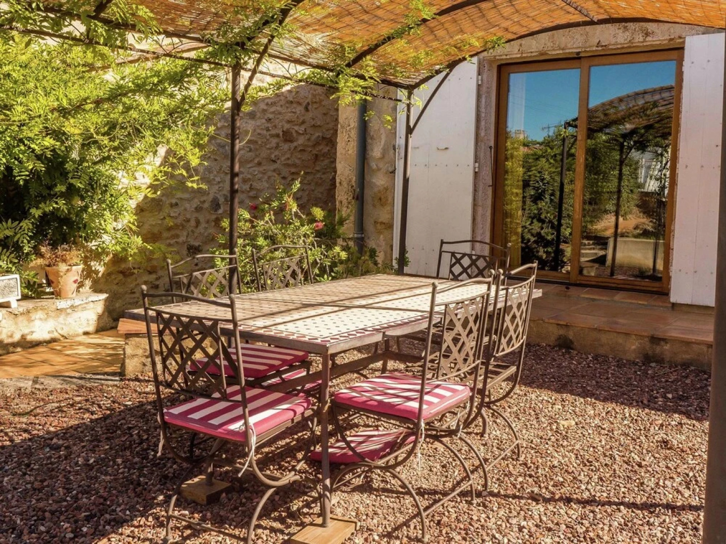 Stylish Villa in Fraissé-des-corbières With Swimming Pool