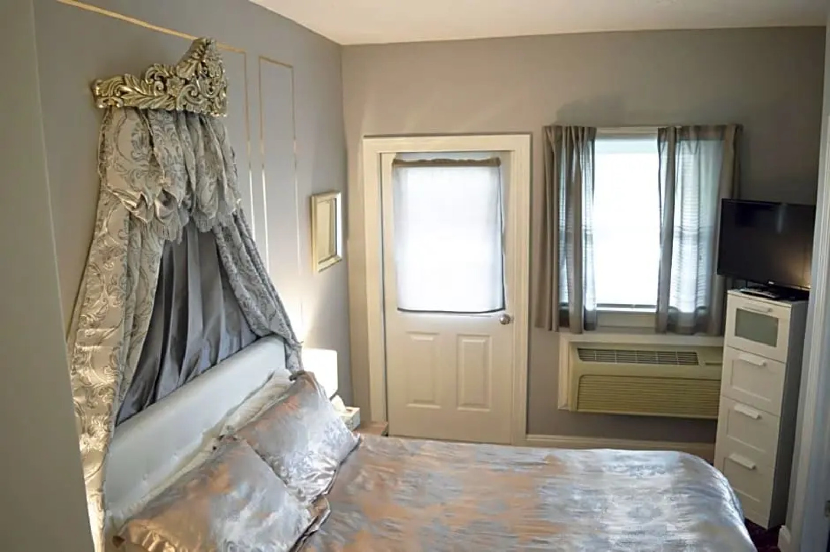 Mountain View Suites