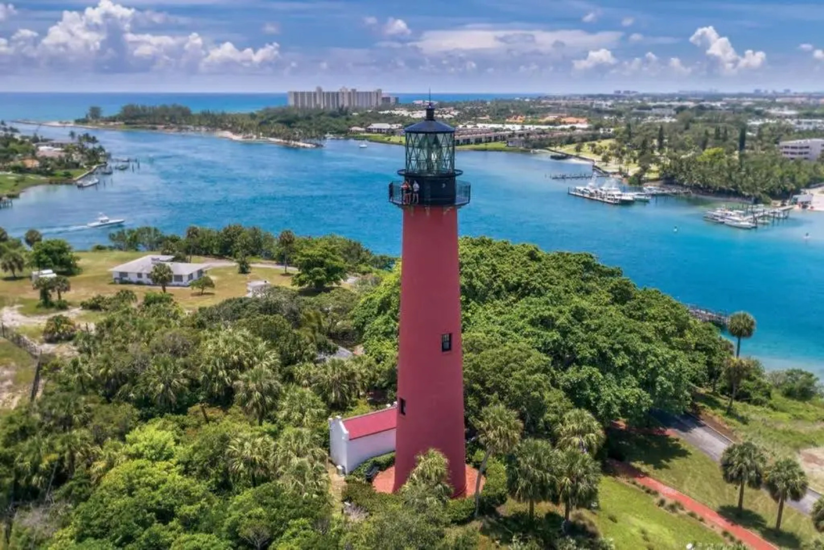 Guest Suite Paradiso by DIGSIFY Self Check in Private Entrance King Bed Free Parking Near PGA Beaches Roger Dean Stadium Fitteam Ballpark